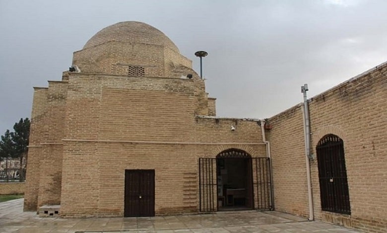 آرامگاه پیر احمد زهرنوش