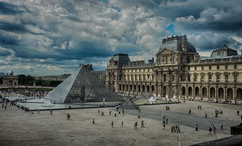 داستان ساخت موزه Louvre