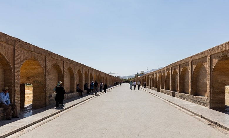 معماری سی و سه پل اصفهان