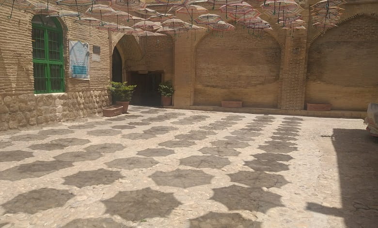 جاذبه های اطراف مسجد وکیل