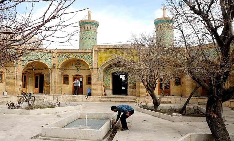 حیاط مسجد خانم زنجان