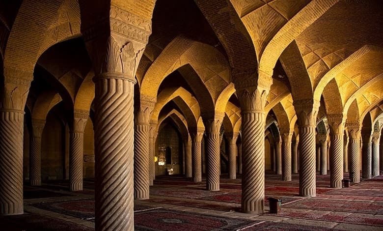 ستون های مسجد وکیل شیراز