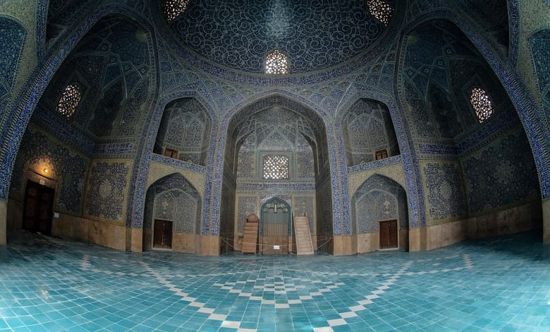 معماری داخلی مسجد تاریخی عباسی