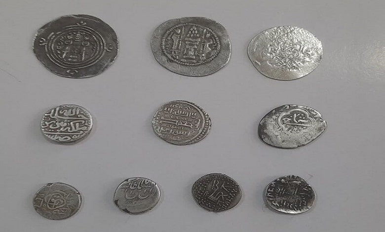 کشف 10 سکه تاریخی در نهاوند