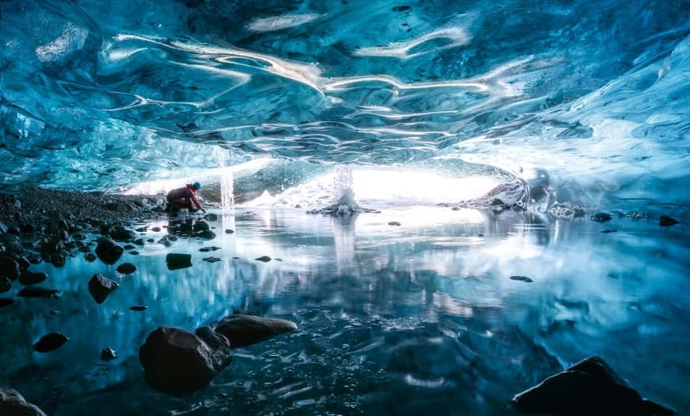 چشمه های غار یخی