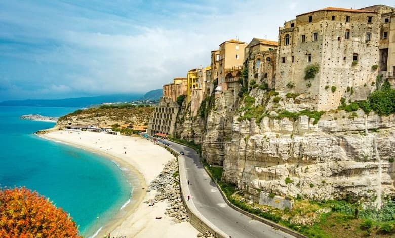 10 مورد از زیباترین شهرهای ساحلی جهان