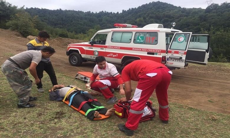 نجات گردشگر حادثه دیده در کوه دیل گچساران