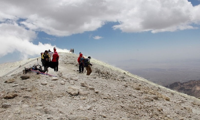 صعود 1200 کوهنورد به قله تفتان