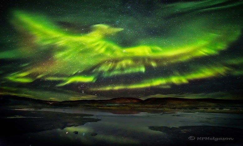 یک Phoenix Aurora بر فراز ایسلند