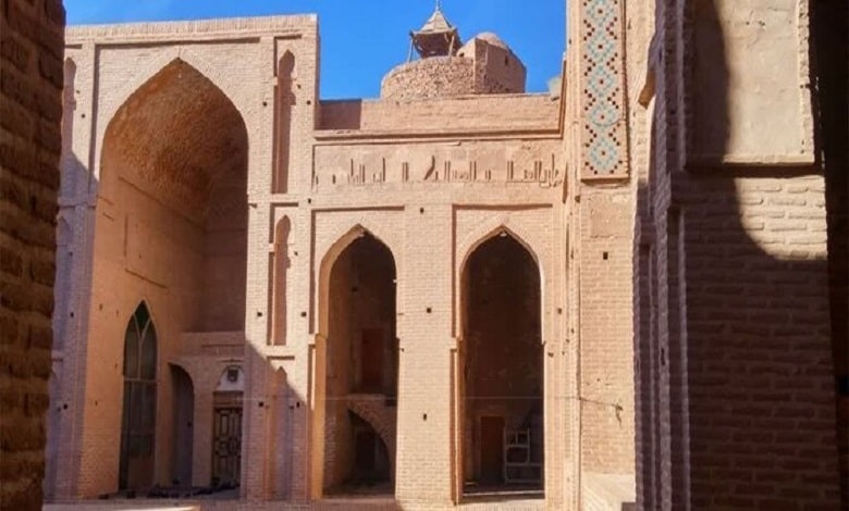 مرمت اضطراری 8 بنای تاریخی اردستان