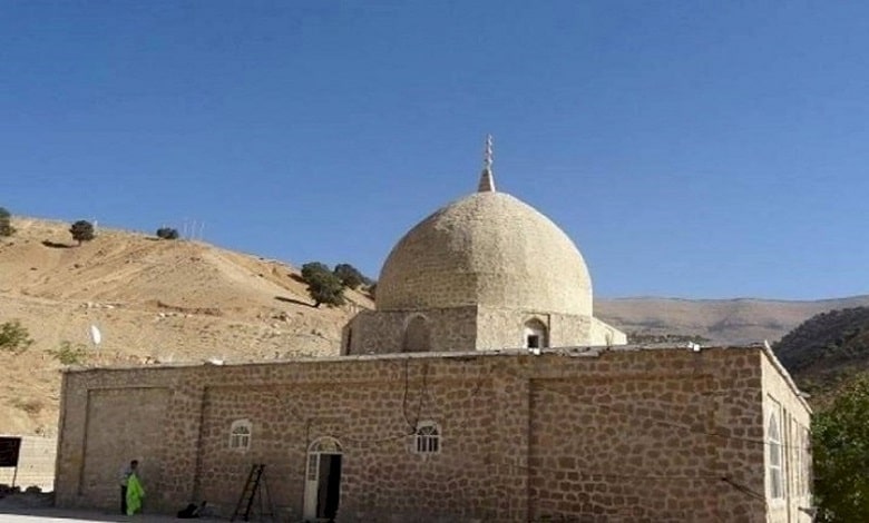 بازسازی محوطه بیرونی امامزاده علی (ع) شهر چرام
