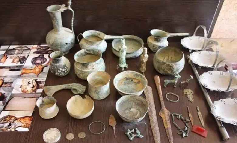 کشف اشیای عتیقه دوران اسلامی در شهرستان گلوگاه