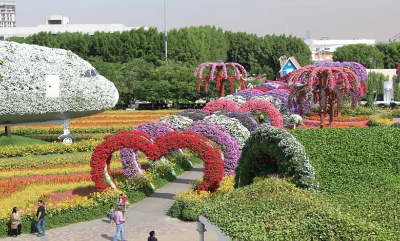 تونل‌های گل در باغ معجزه دبی