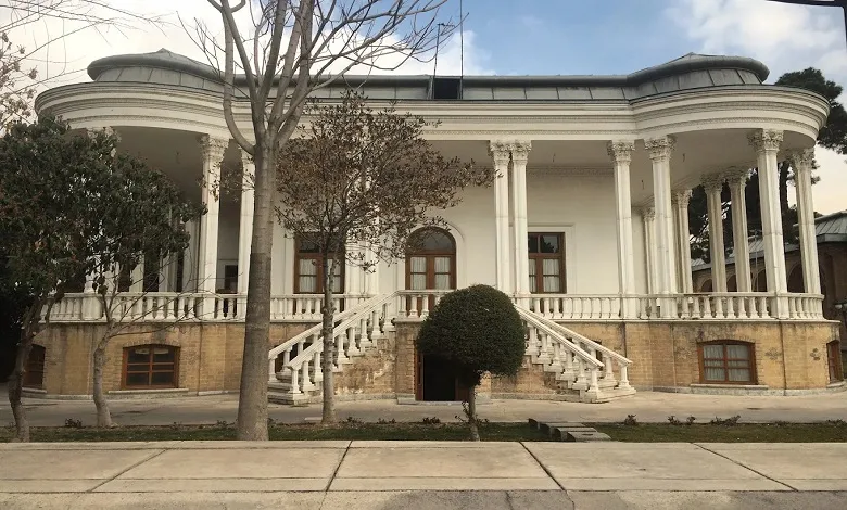 جاذبه های دیدنی اطراف کتابخانه مجلس شورای ملی