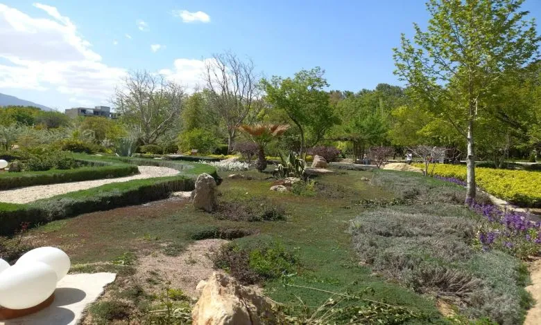 جاذبه های دیدنی اطراف باغ گل های شیراز