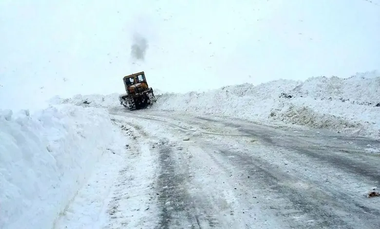 زمستان در جاده اسالم به خلخال