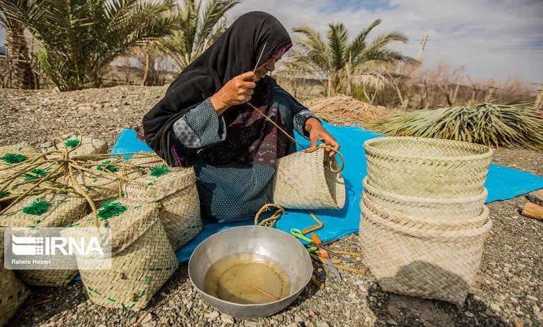 از لوح ثبت روستای حصیربافی در هرمزگان رونمایی شد