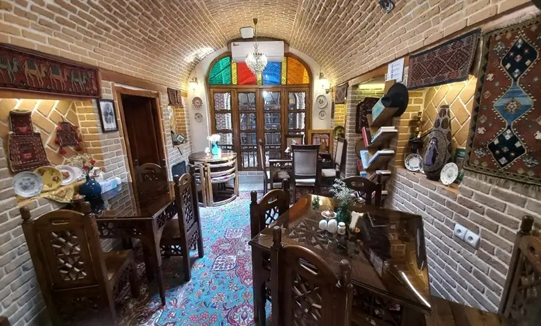 کافه‌های سنتی تبریز در شب