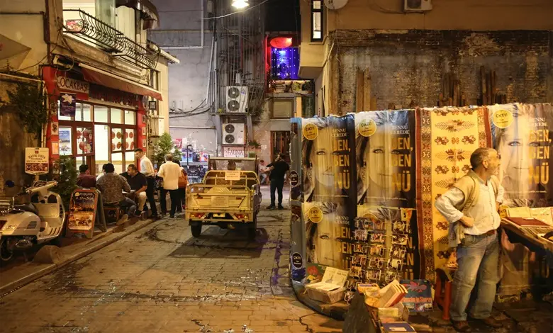 محله بالات؛ رنگ، زندگی و داستان در تاریکی