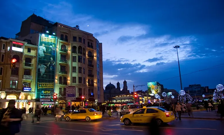 میدان تکسیم؛ میدانی که خواب ندارد