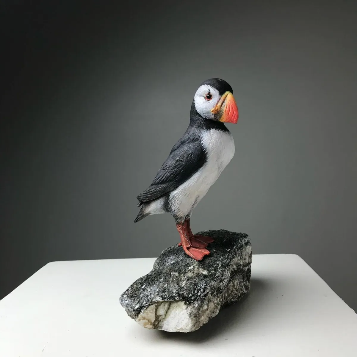 مجسمه زیبای چوبی که کاملا شبیه به نمونه زنده است