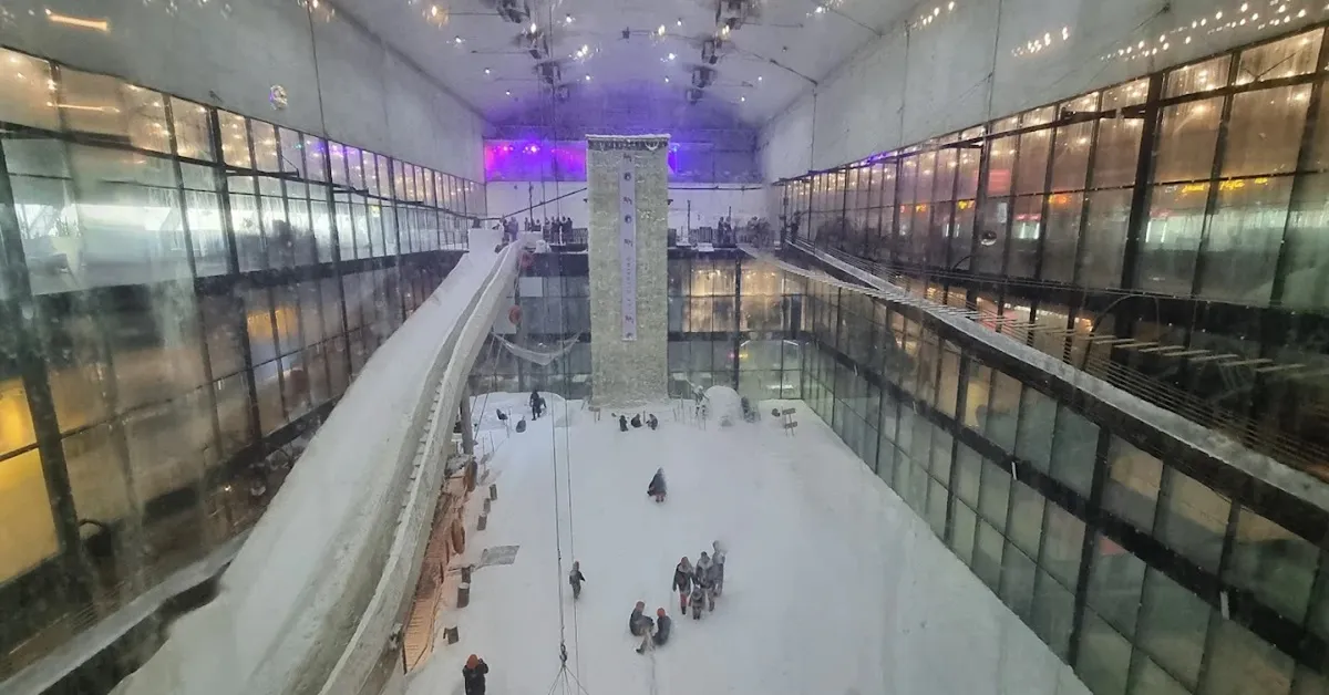 پینگو فان در پارک برفی کیش