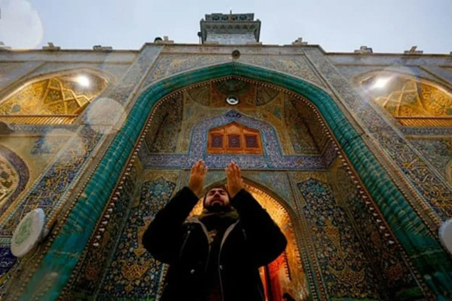 نماز زیارت امام علی (ع) در نجف