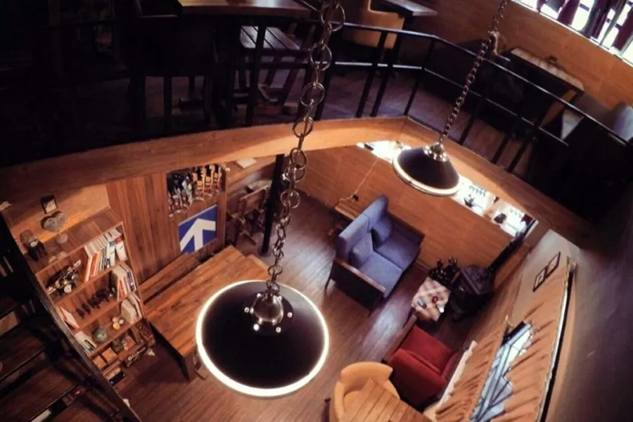 کافه هوم؛ پاتوق محبوب محله جلفا