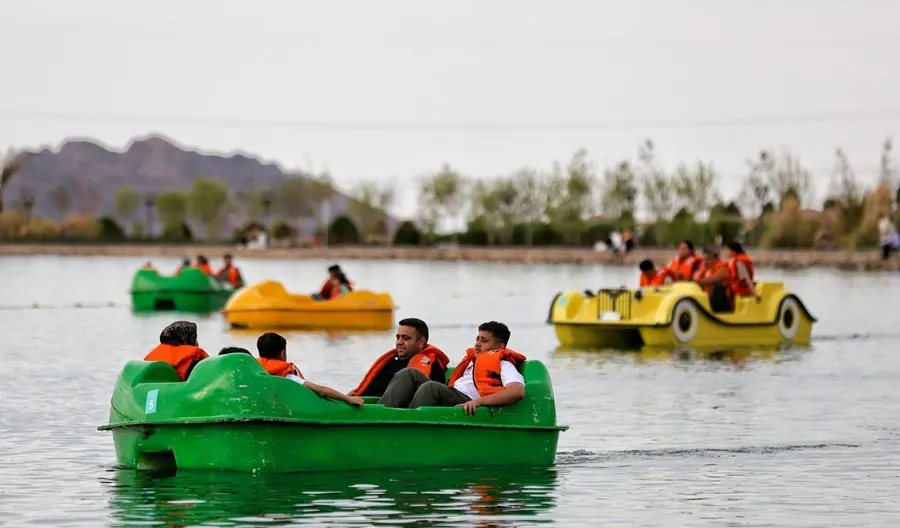قایق‌رانی در گهر پارک