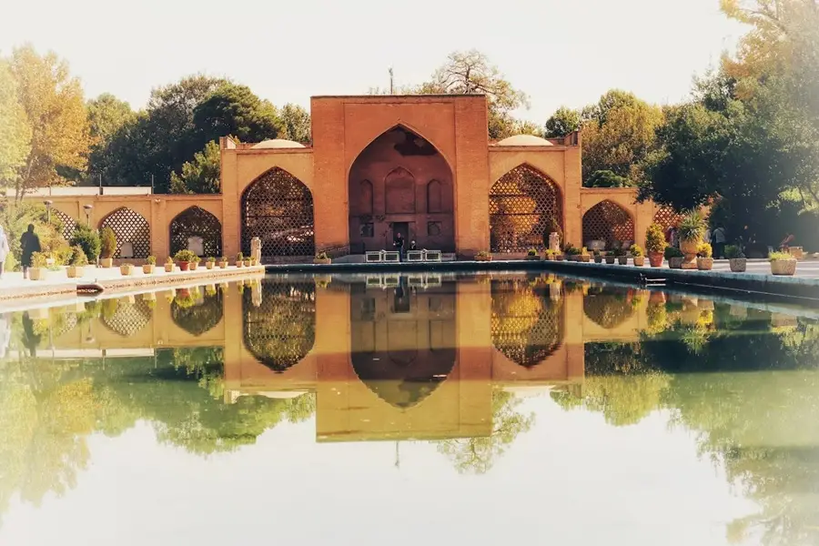 باغ هشت بهشت در پاییز