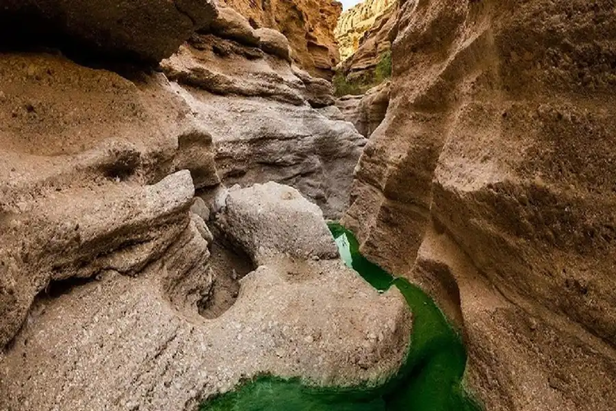 کال جنی، طبس: دره نجوای اجنه