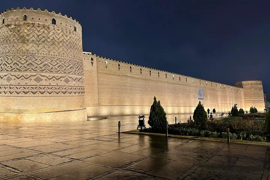 ارگ کریم‌خان در شب