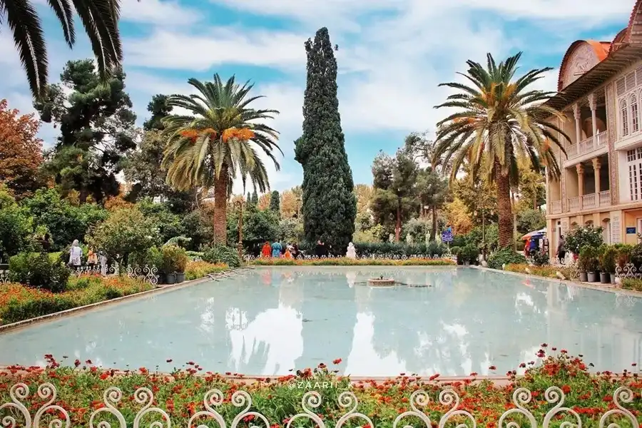 باغ ارم شیراز در پاییز