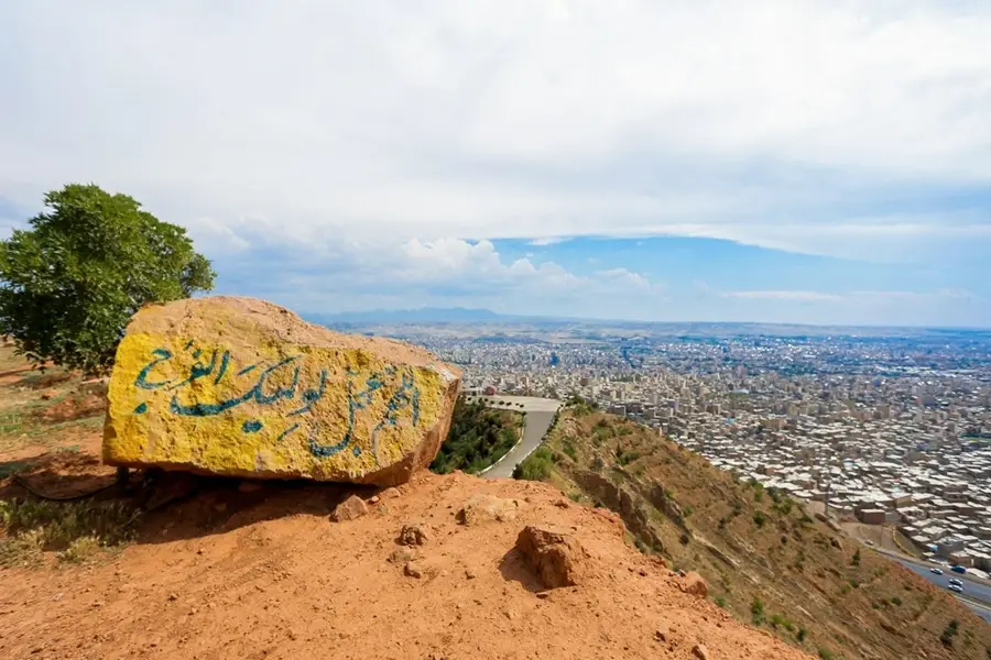 کوه عینالی در پاییز