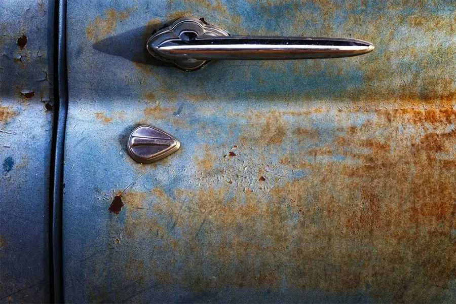 دستگیرهای قدیمی اما زیبا در یک ماشین کلاسیک