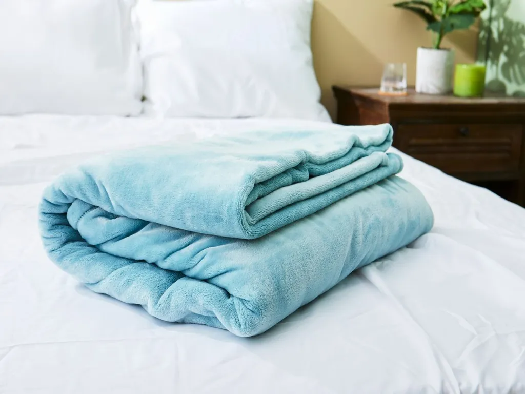 پتوی مناسب برای سفر پاییزی شمال