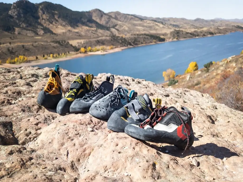 کفش مناسب پیاده‌روی در شمال برای پاییز