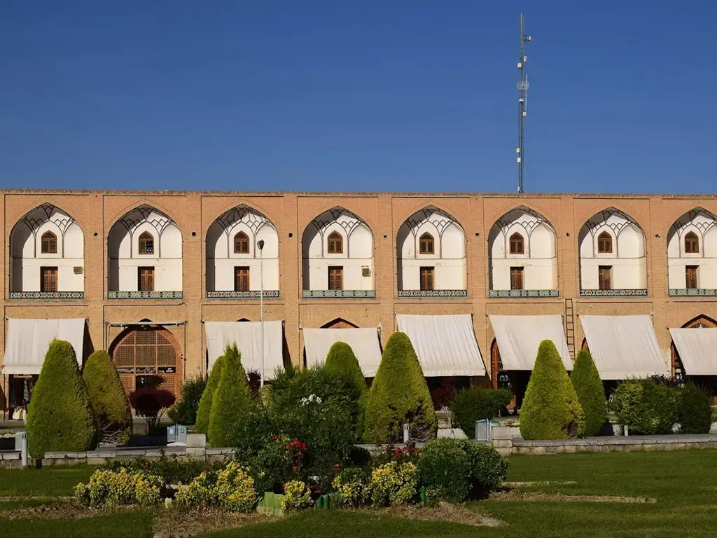 آیا بهار بهترین زمان سفر به اصفهان است؟