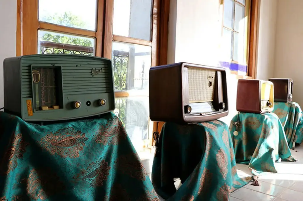 چه چیزهایی در موزه رادیو شیراز می‌بینیم؟