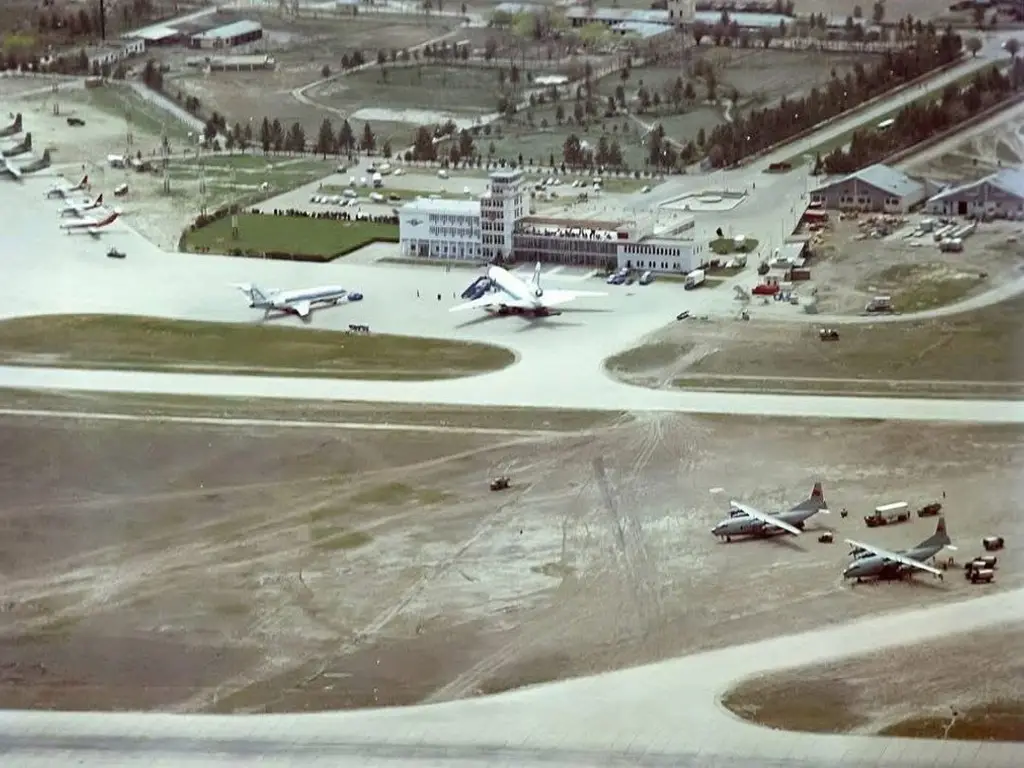 تصویر فرودگاه کابل در زمان جنگ 1988 میلادی
