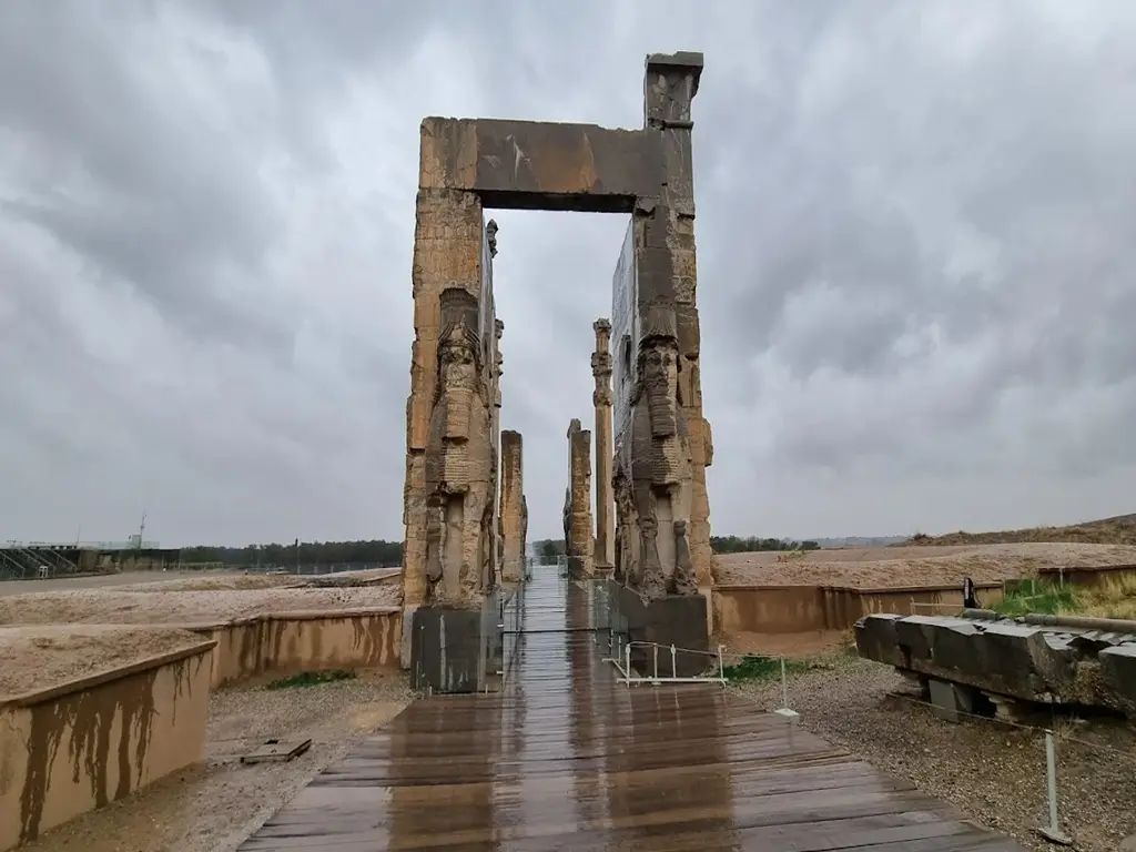 سفر پاییزی به شیراز چگونه است؟