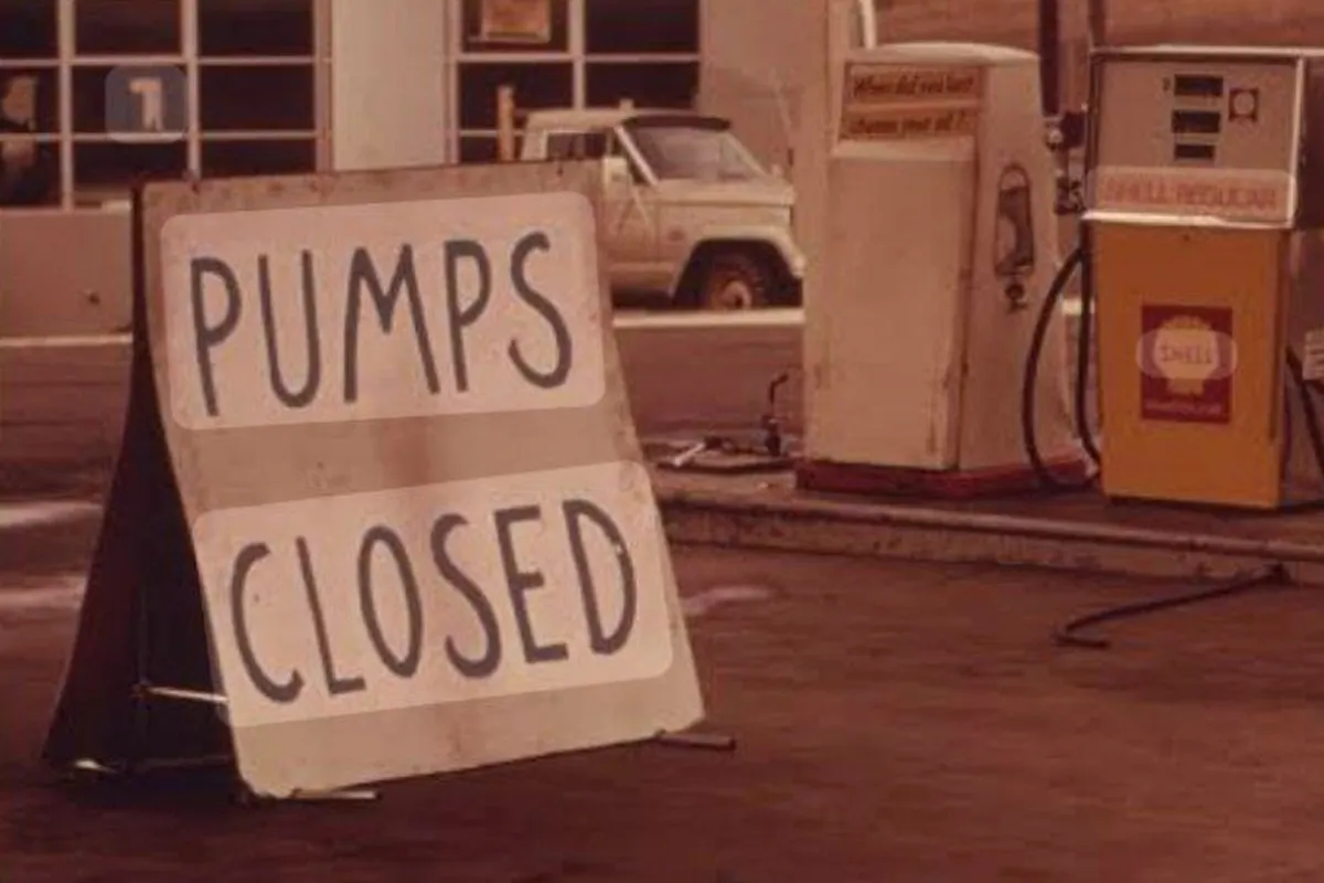 بسته شدن پمپ بنزین‌هی آمریکا بخاطر تحریم در سال 1973