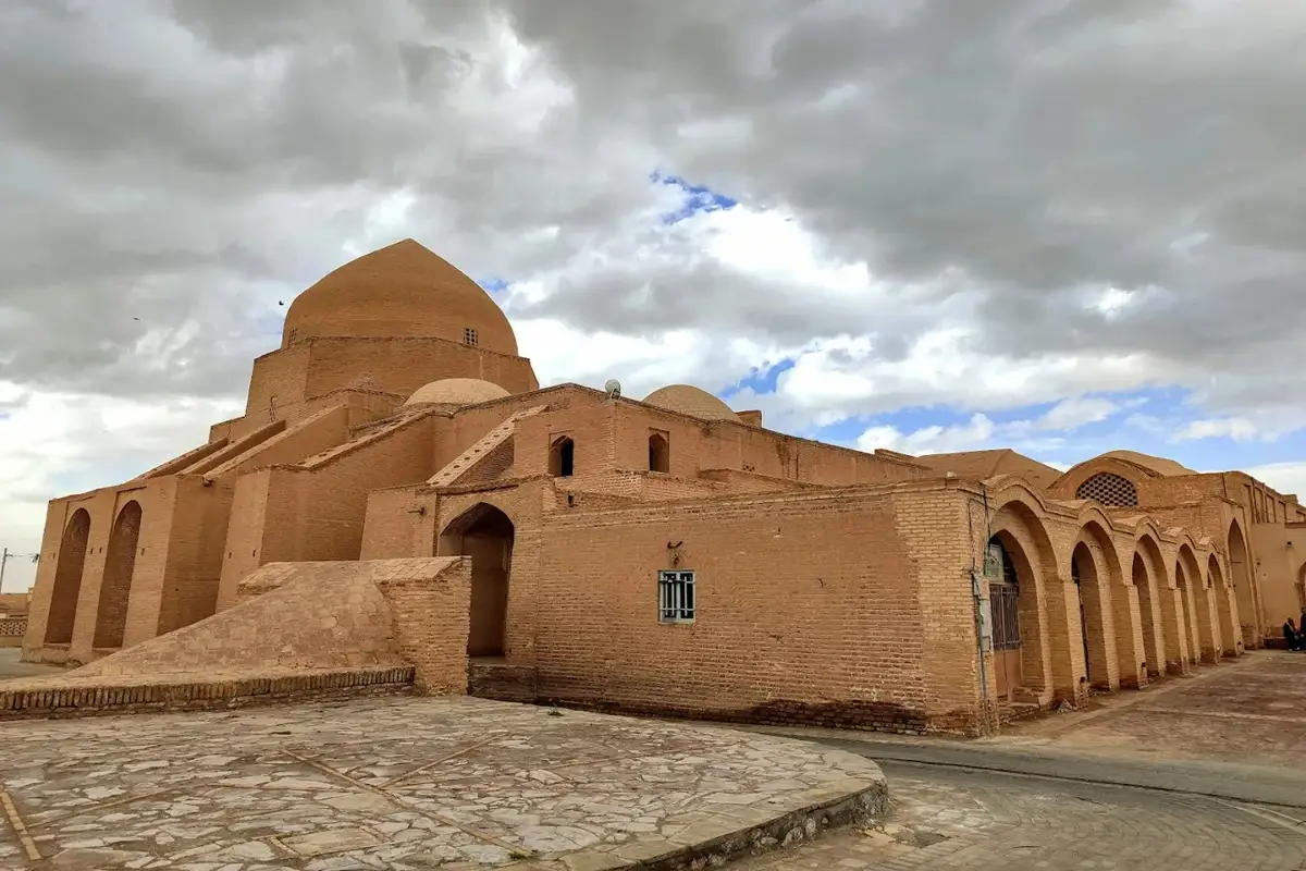 آسیب به بافت تاریخی اردستان پس از زلزله