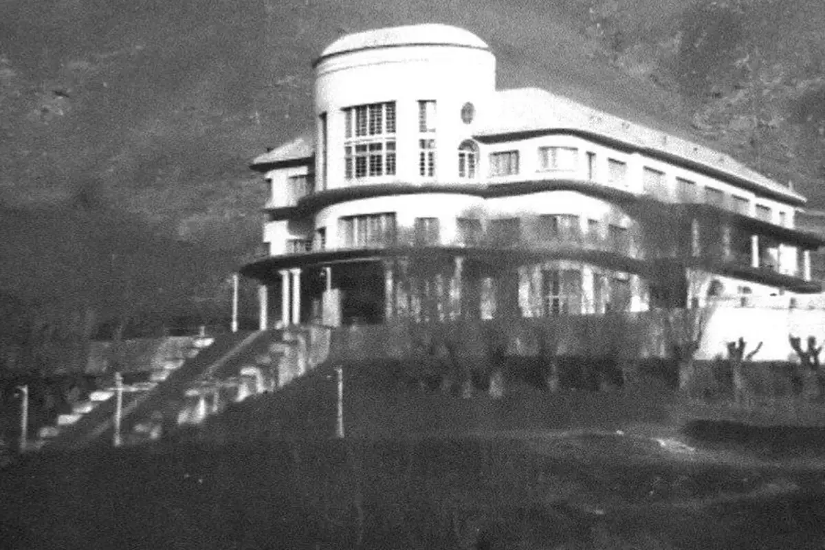 تصویری قدیمی از هتل کازینوی آبعلی در سال 1331
