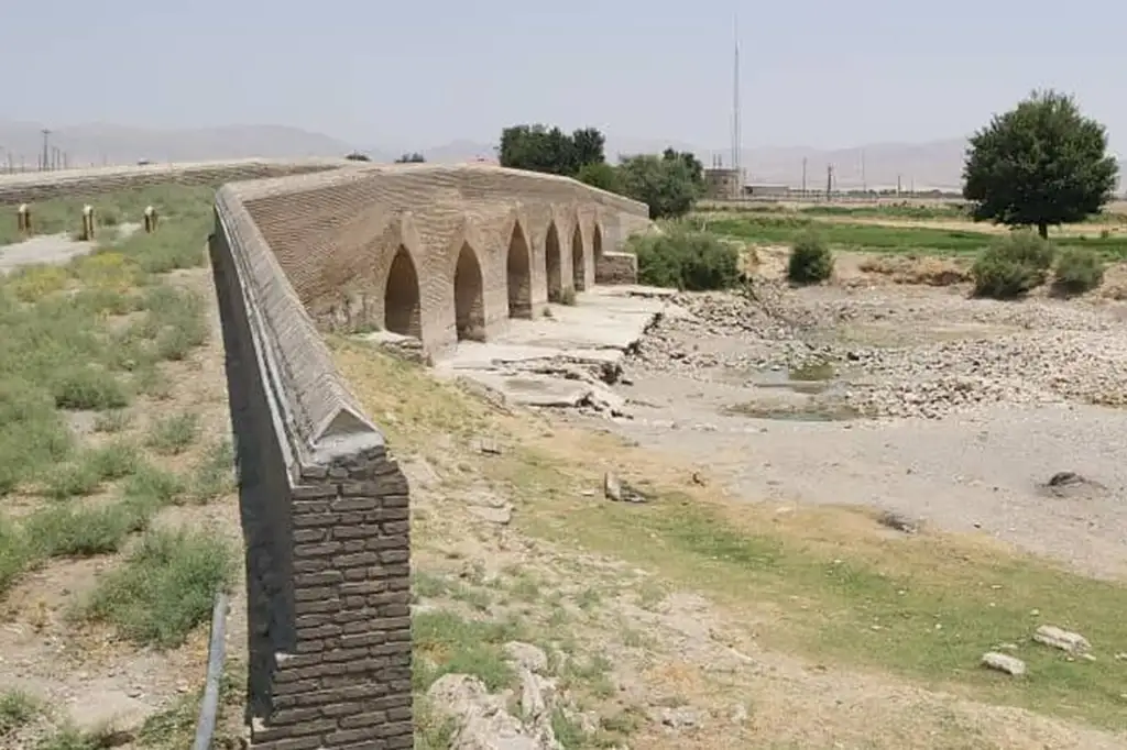 معماری پل تاریخی چالان چولان