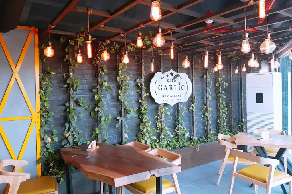 رستوران آب‌ و آتش اهواز