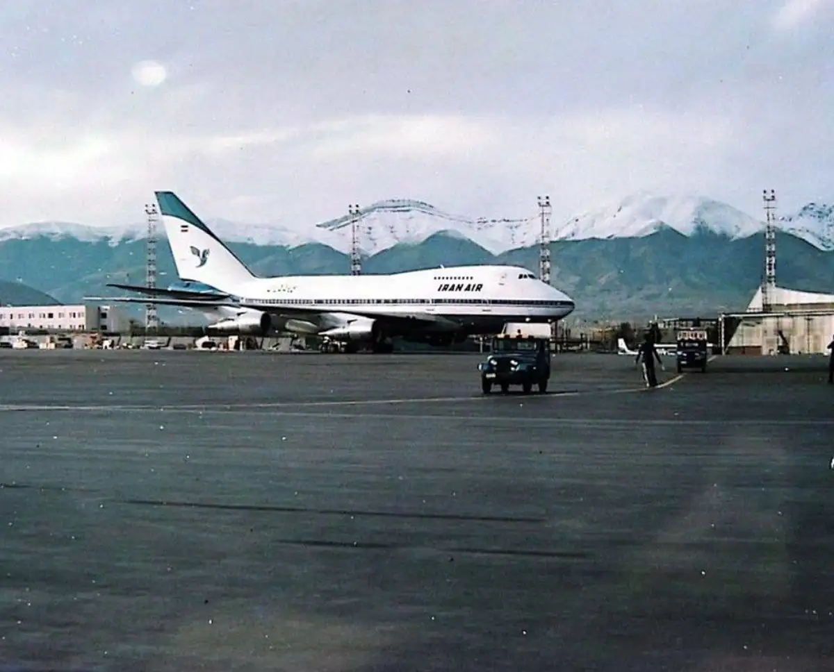 این هواپیما در سال 1355 از تهران مستقیم به نیویورک می‌رفت