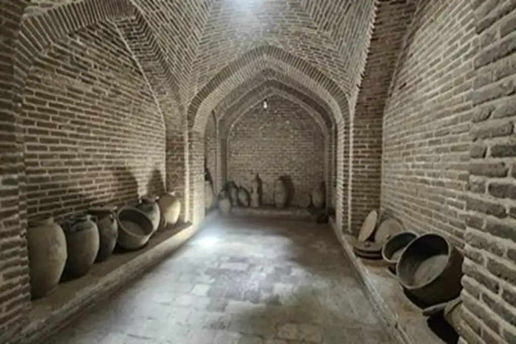 اشیای داخل موزه مردم‌شناسی بروجرد