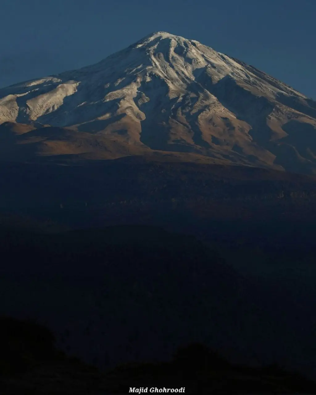 تصویری از اولین برف پاییزی دماوند