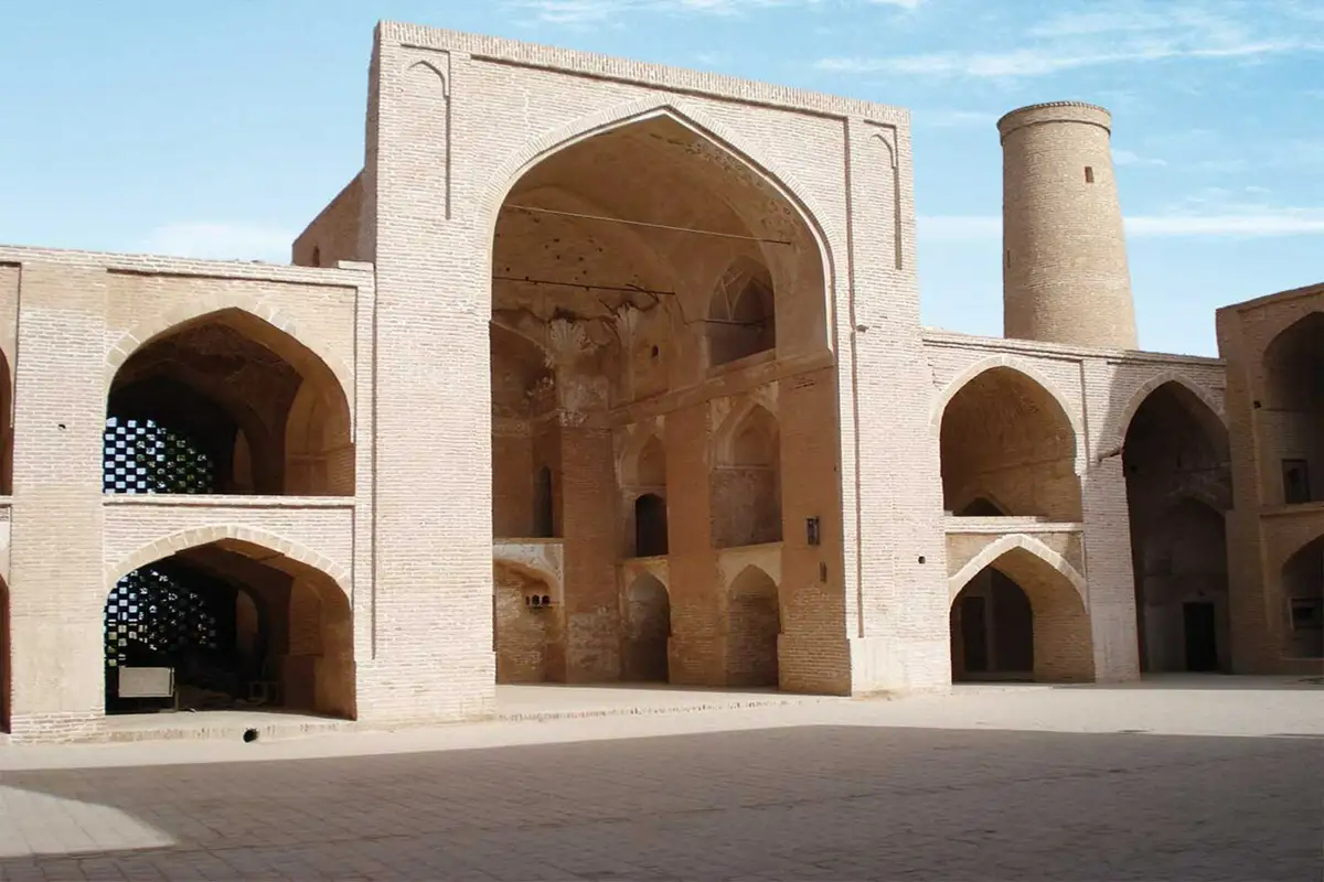 وضعیت اظطراری در 6 مورد از بناهای تاریخی اردستان